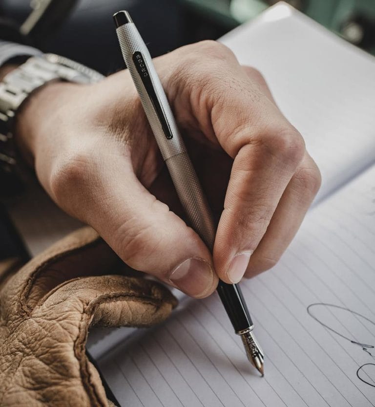 cách chọn bút máy tốt cho người nhập môn